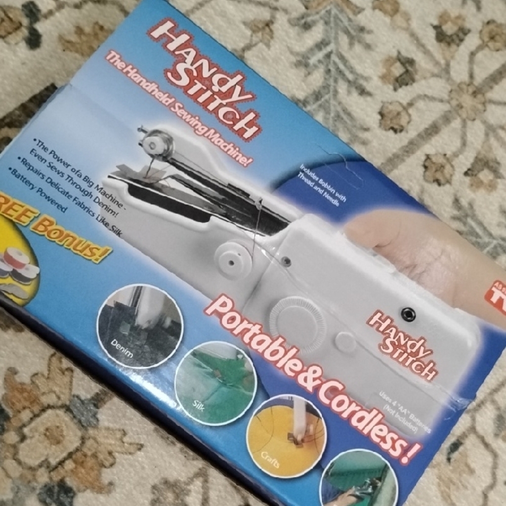 Handy Stitch Handheld Sewing Machine - Picture 6 of 6